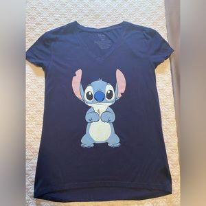 Disney’s LILO & Stitch girl’s v-neck t-shirt, size XS